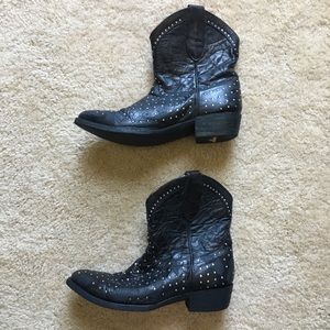 ! Old Gringo Studded Black Leather Ankle Boots !